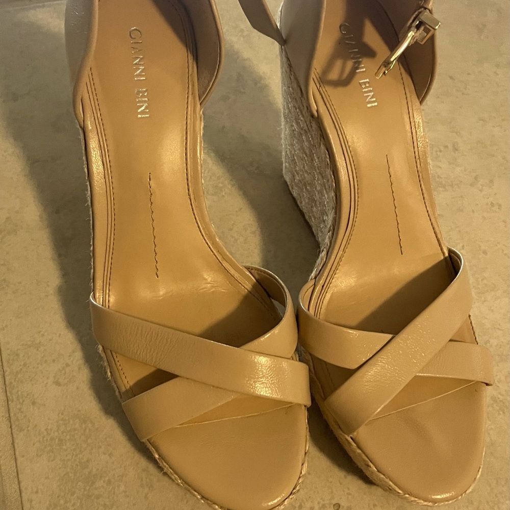 Tan Gianni Bini wedges